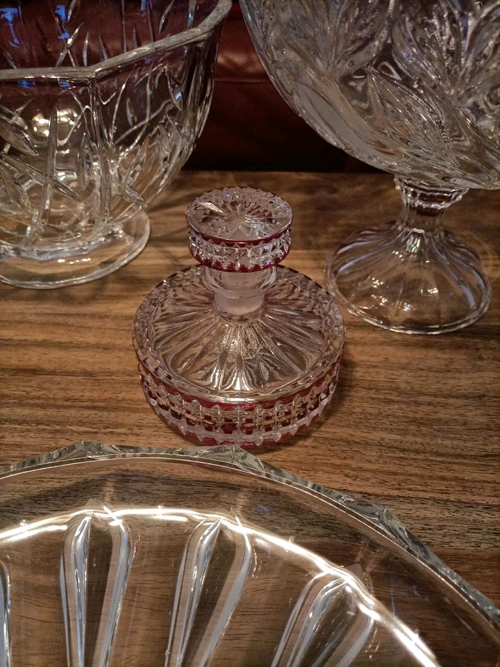 Diverses kristallglas Schalen Vasen kuchenteller... in Kerpen
