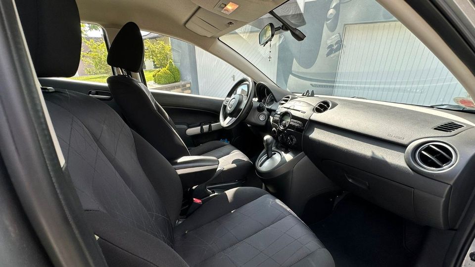 Mazda 2  Automatik sehr gepflegt 8-fach ber., TÜV neu in Schömberg