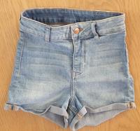 Mädchen Jeans-Hot Pants H&M Gr. 34 sehr schmal geschnitten Nordrhein-Westfalen - Lügde Vorschau