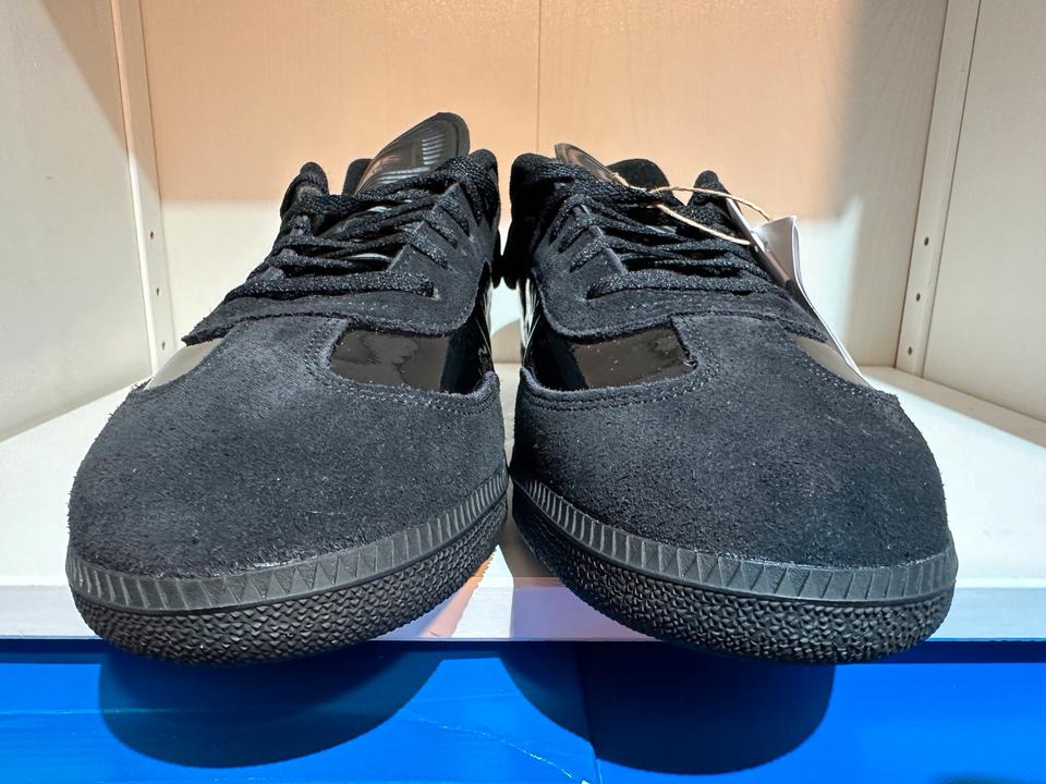 Adidas shoes 9 number jersey sales