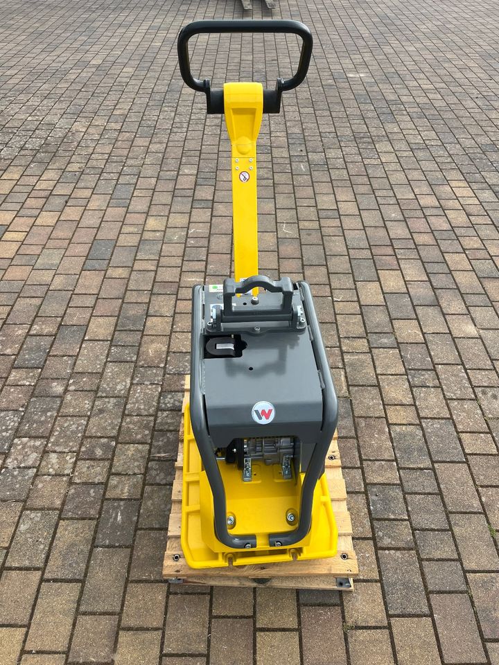 Netto 4.200 NEU Wacker Neuson DPU2550H Rüttelplatte 166kg in Ebernhahn