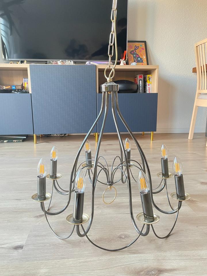 Vintage Deckenleuchte/Kronleuchter mit acht LED-Glühbirnen in Schulzendorf bei Eichwalde