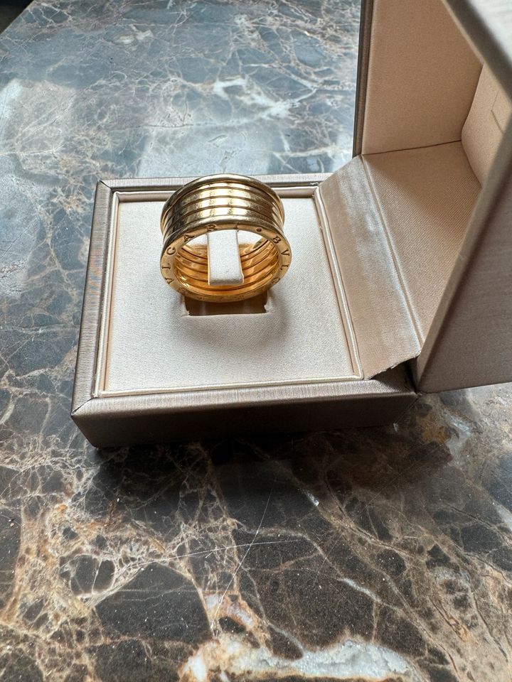 BVLGARI BZero1 5 Band, Größe 66, 18 Karat Gelbgold in Berlin