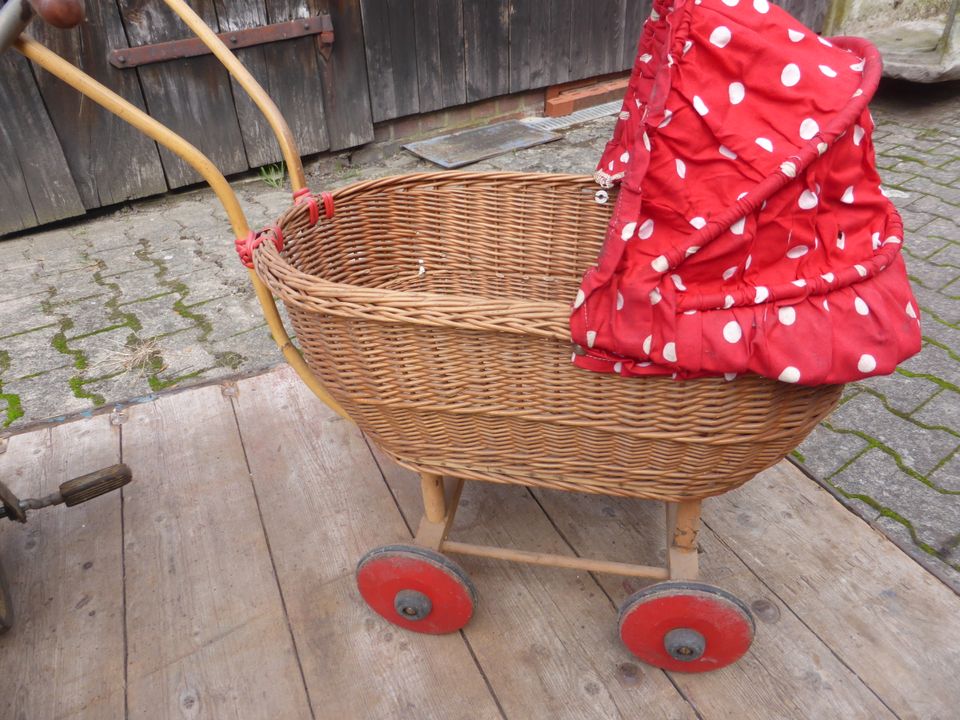 Puppenwagen Cabrio rot, Schaukelpferd , siehe Text ! in Bückeburg
