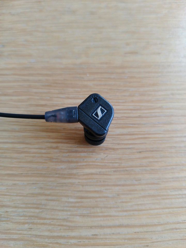 Sennheiser,  In Ear, IE8, plus case in Haan