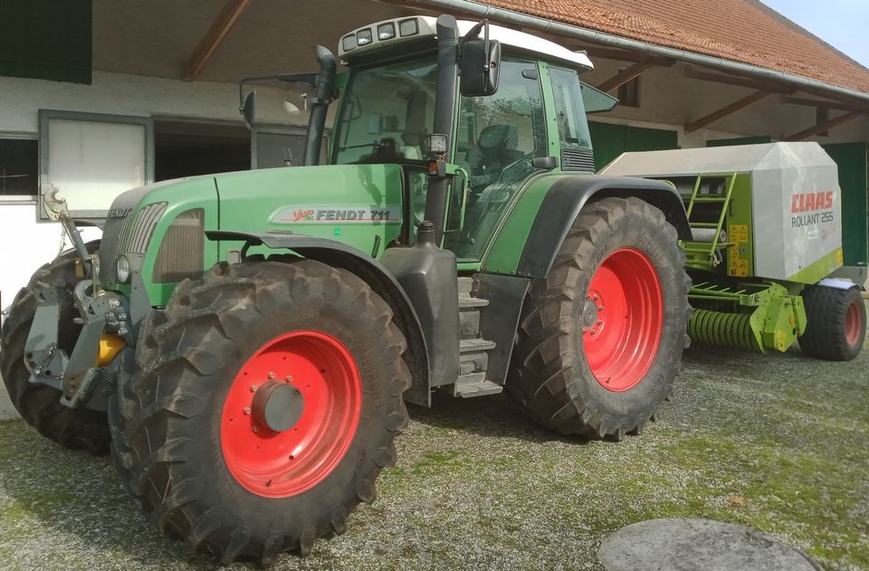 Rundballen Pressen Fendt Heu Stroh Silage Heulage Claas Rollant in Dachau