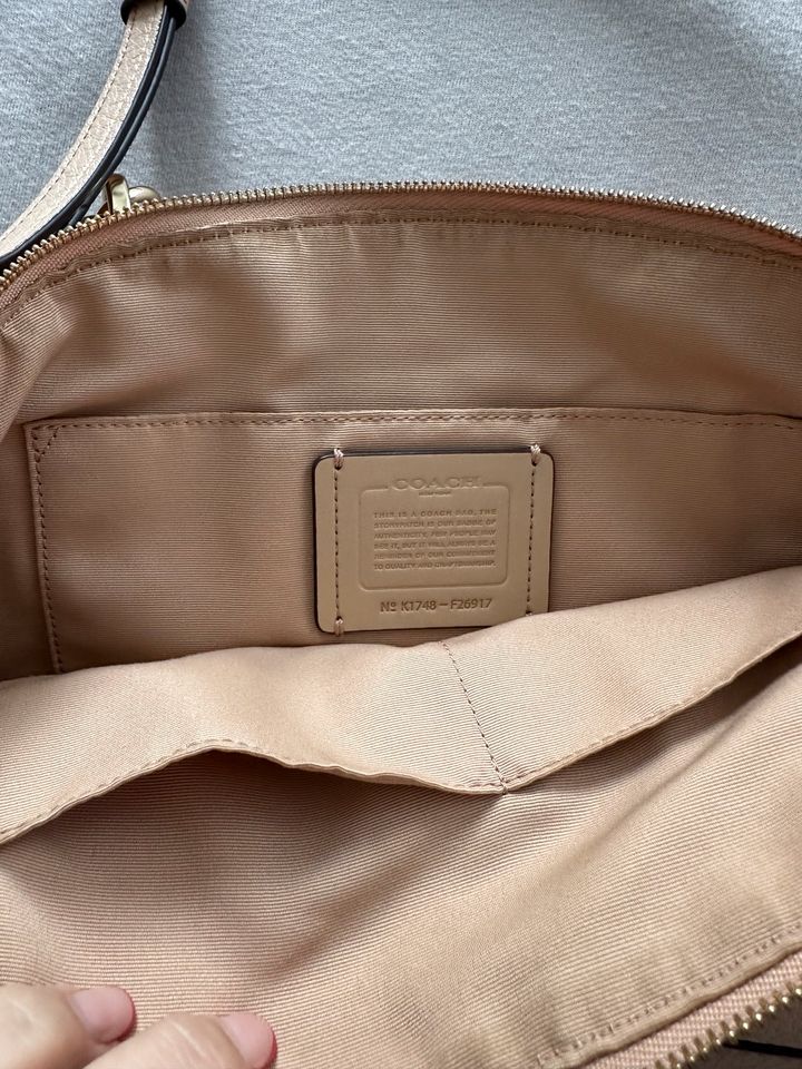 Coach Leder Tasche beige- rosé neuwertig in Pulheim