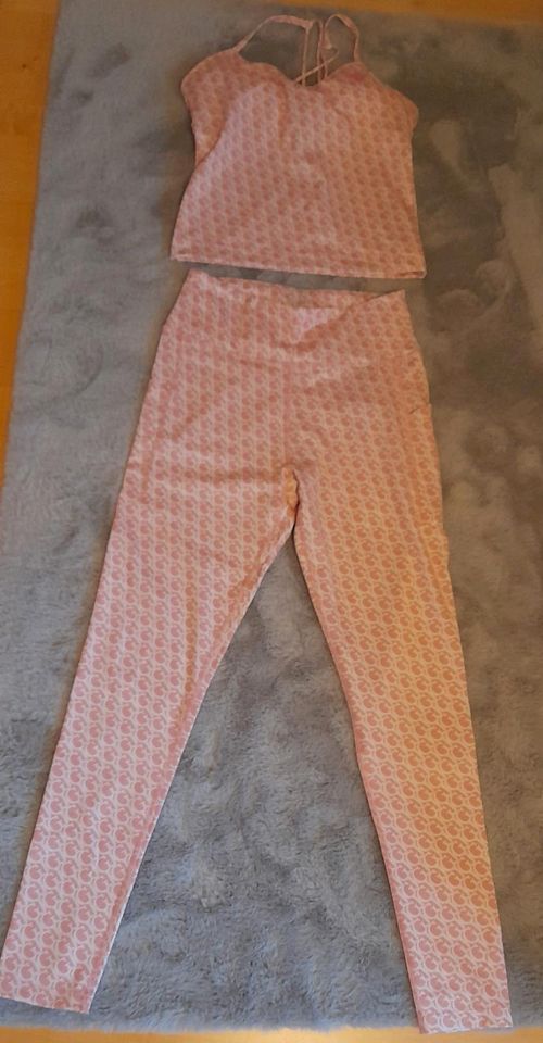 Guess Legging Pants und Top in Kelheim