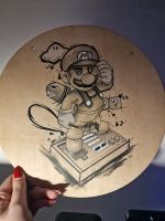 Super Mario Zeichnung auf Holzscheibe Nordrhein-Westfalen - Olpe Vorschau