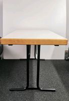 Hiller Klapptisch, klappbarer Tisch, Eventtisch + Stapelstühle Berlin - Lichtenberg Vorschau