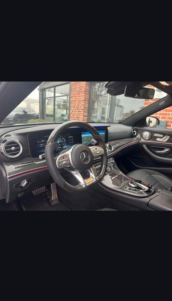 Mercedes-Benz E63s AMG mieten Berlin Sportwagen Hochzeit in Berlin