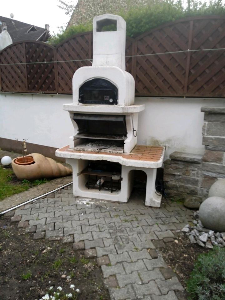 Große garten Grill mit Backofen in Babenhausen