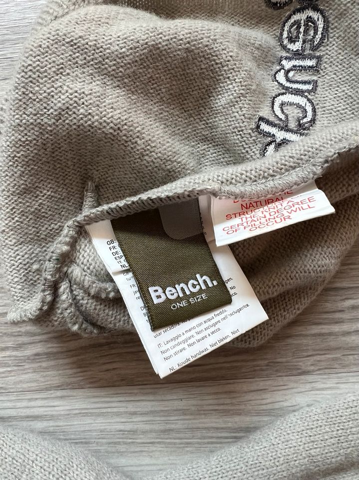 Set Mütze und Schal von Bench Lambswool in Krefeld