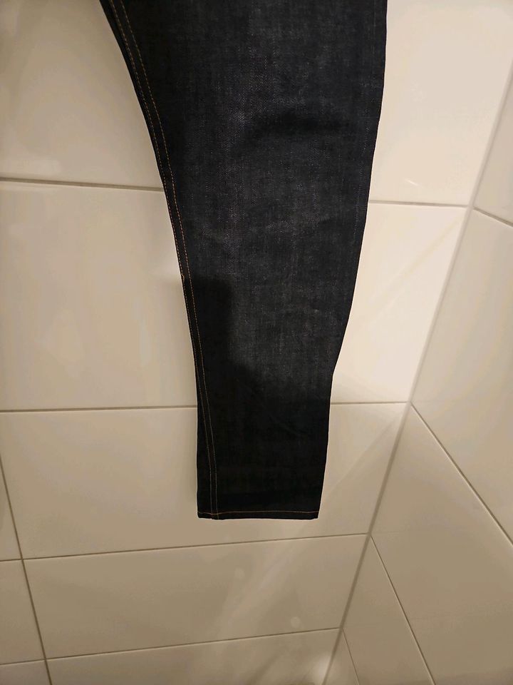 Denham 1st Edition Grade Slim 35/34 Japanese selvedge denim NP299 in Köln