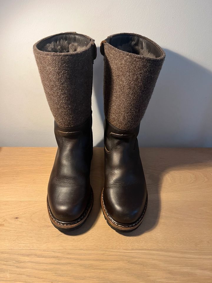 Meindl Lammfell Echtleder Stiefel Gr. 41,5 in Berlin