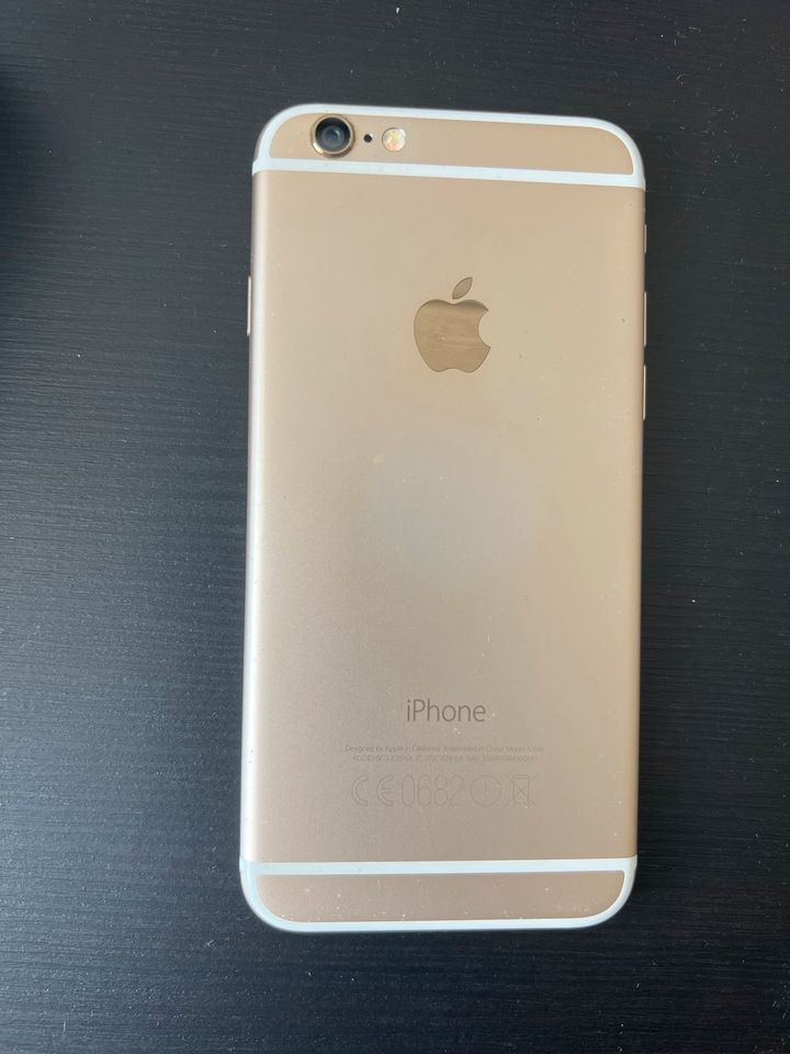 Apple iPhone 6 Gold 64 GB mit OVP Handy im guten Zustand in Düsseldorf