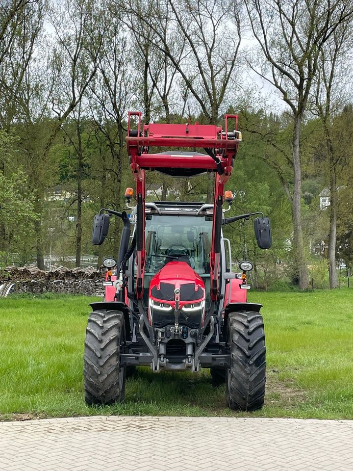 MF 5S 125 Dyna 4 Traktor Schlepper 125 PS Frontlader in Prüm