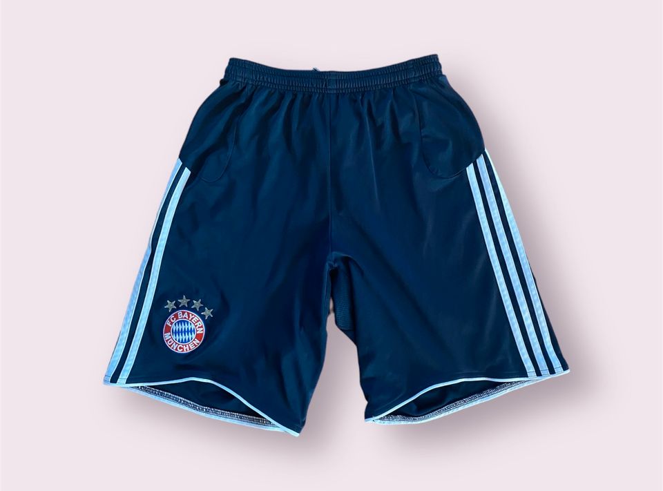 FC Bayern München Short Away 08-10 in Chieming