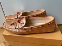 Tod’s Gommini Koralle orange Gold 39,5 einmal getragen Essen - Huttrop Vorschau