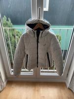 Superdry Winterjacke weiß Größe 38 Hessen - Bad Vilbel Vorschau