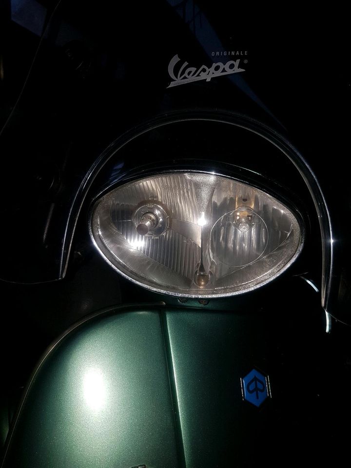 VESPA Piaggio 124 ccm in Niesgrau