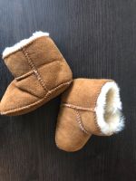 Lammfellschuh Baby **UNGETRAGEN** Schleswig-Holstein - Großenaspe Vorschau