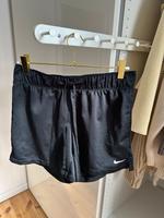 Nike Shorts kurze Sport Hose Dri-fit Gr. XS Berlin - Charlottenburg Vorschau