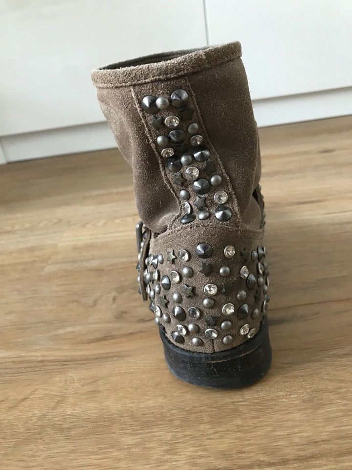 Boots, Taupe in Gehrden