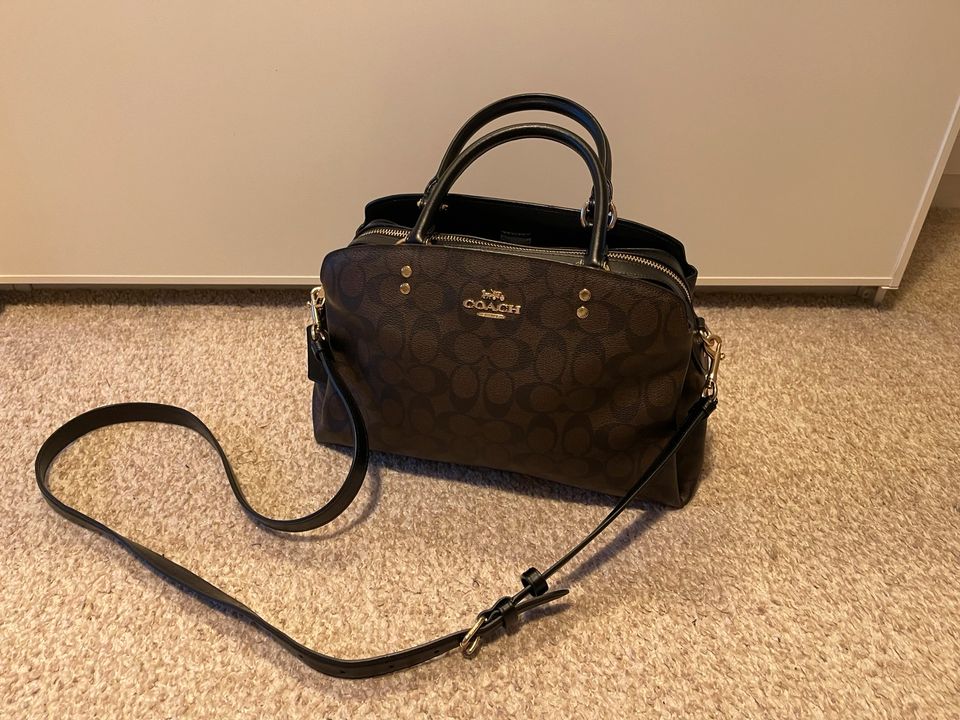 Coach Tasche schwarz-braun mit Logo in Mittenwalde