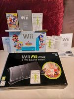 WII FIT PLUS Board und Wii in türkis. Sehr gut erhalten Hessen - Hirzenhain Vorschau