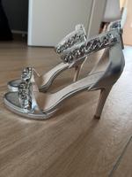 Buffalo Absatzschuhe Silber Größe 37 Hessen - Wächtersbach Vorschau