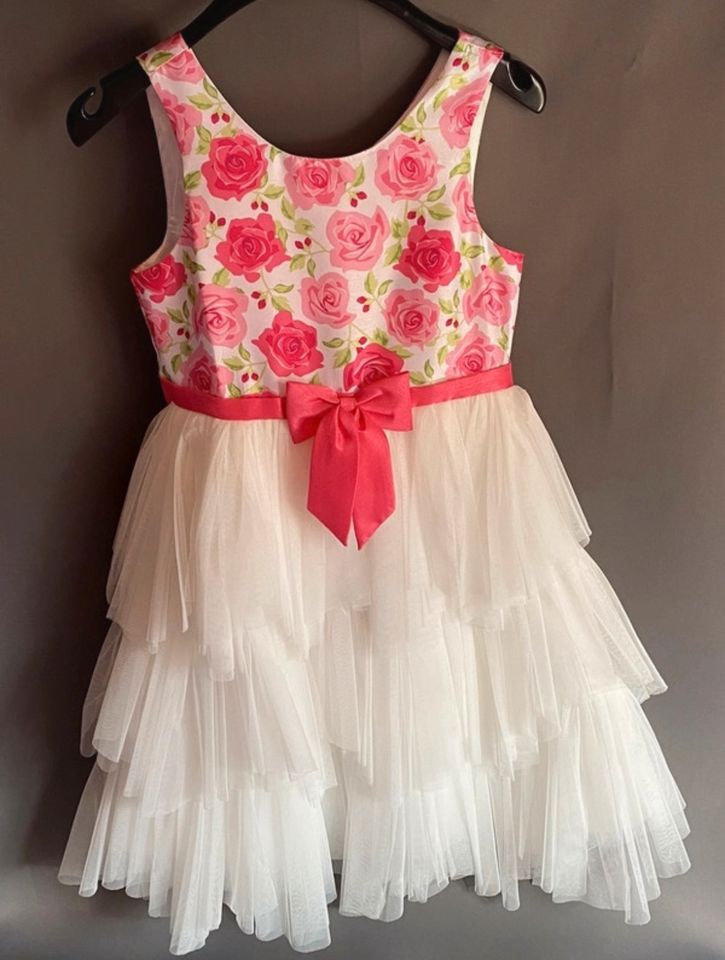 Mädchen Kleid weiß rosa pink Tüll Größe 140 in Burscheid