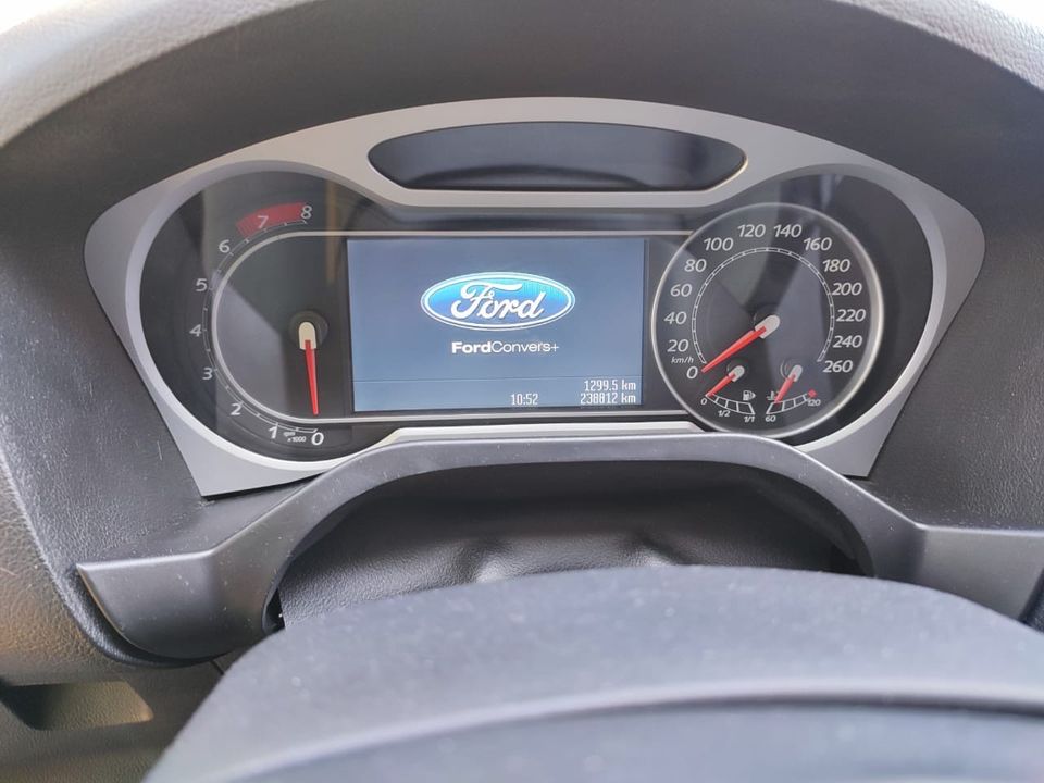 Ford S-Max 2.0 Benzin in Kreuzau