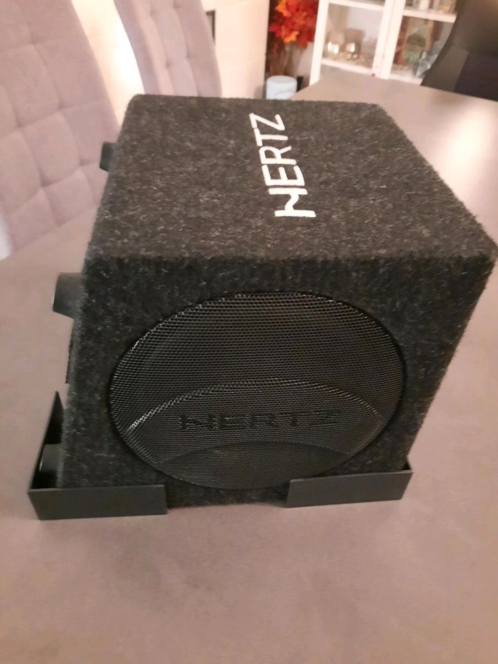 HERTZ Dieci DBA 200.3 Aktiv Subwoofer Bassbox/Kiste 140 W in Wiehl