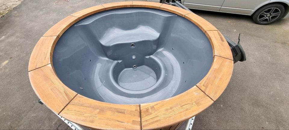 Hot Tub 2 Meter Badezuber Jaccuzzi Blubber in Wallhausen