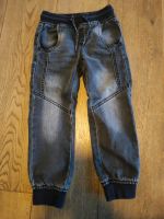 Jeans schwarz Schlupf Jeans Gr. 110 Bayern - Schwanstetten Vorschau