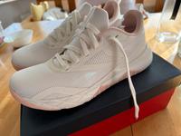 Reebok Sneaker Damen weiß rosa nfx trainer 42 Niedersachsen - Butjadingen Vorschau