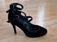 Römer Heels/Sandale mit Riemchen, Schwarze Pumps, Wildleder Berlin - Reinickendorf Vorschau