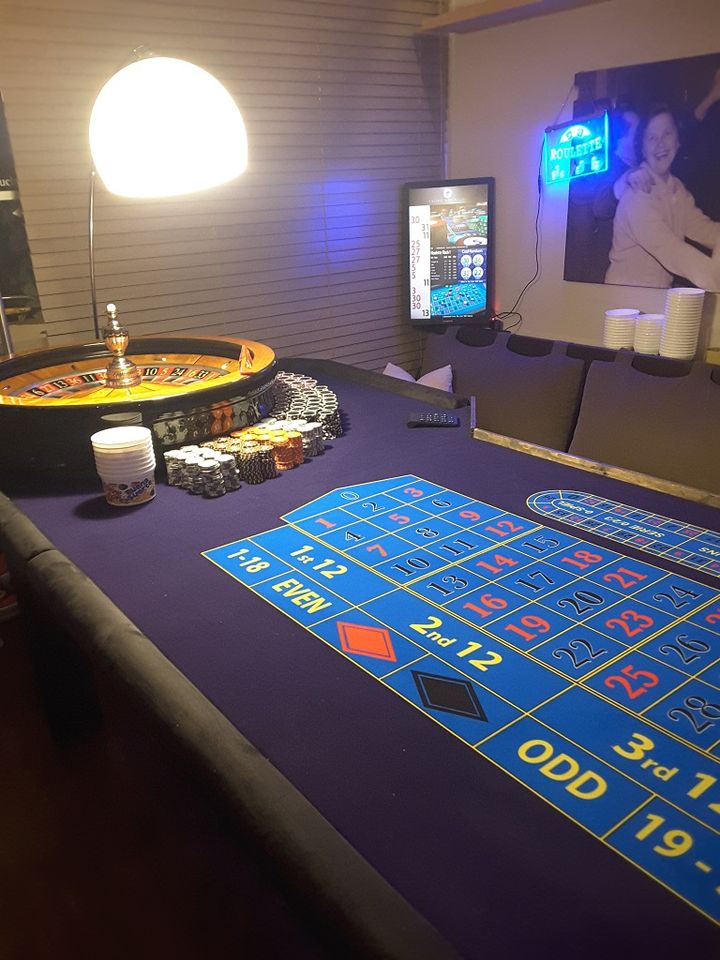 Mobiles Casino ,Black Jack, Poker, Roulette Tisch mit Croupier in Frankfurt am Main