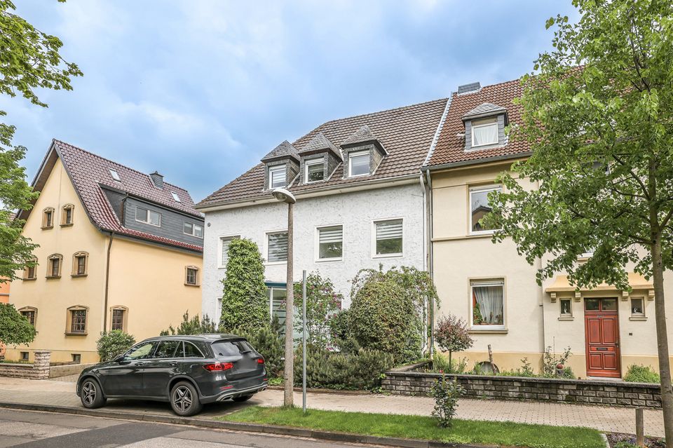 Wohnen und Arbeiten am Stadtpark! Investmentpaket aus vermieteter Praxis + Wohnung mit Dachterrasse in Rheinbach