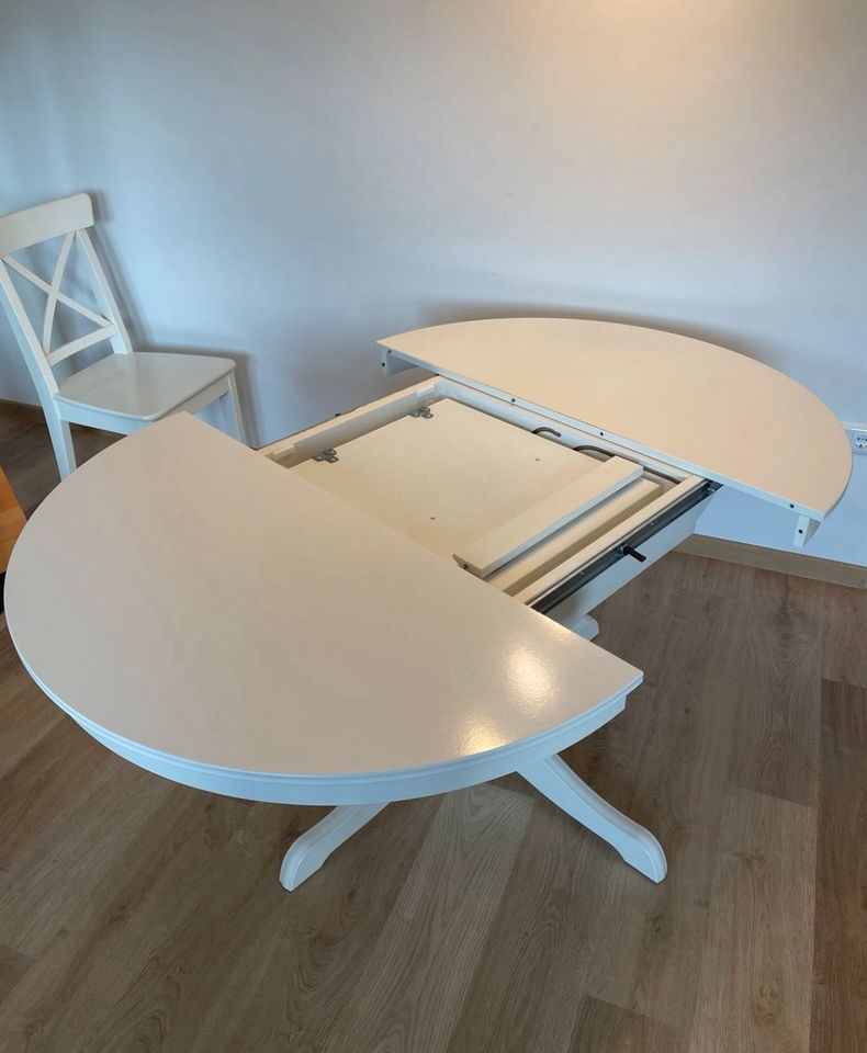 Ikea Tisch Ausziehbar Sitzgruppe Stühle Weiss Rund Ingatorp in Regensburg