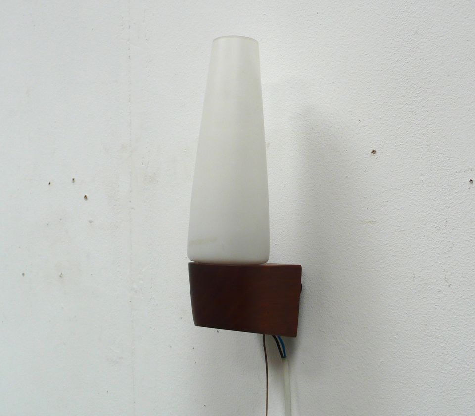 50er 60er Tüten Wandlampe Teak Sockel Glasschirm Weiß Mid Century in Sinzig