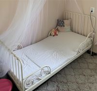 Bett IKEA Minnen Metall 80x130 bis 200cm Lattenrost und Matratze Berlin - Tempelhof Vorschau