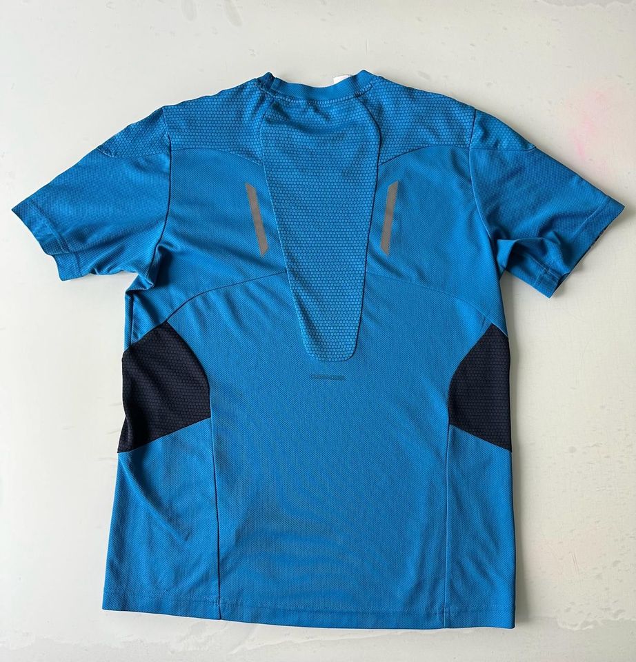 Adidas - Herren blau Sport Shirt (Größe M) 100% Polyester in Hamburg