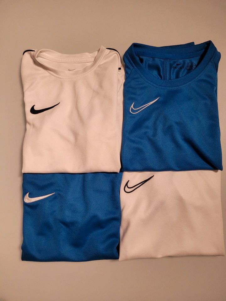 4 Sportshirts im Paket von Nike in Gr. 122/128 in Murr Württemberg