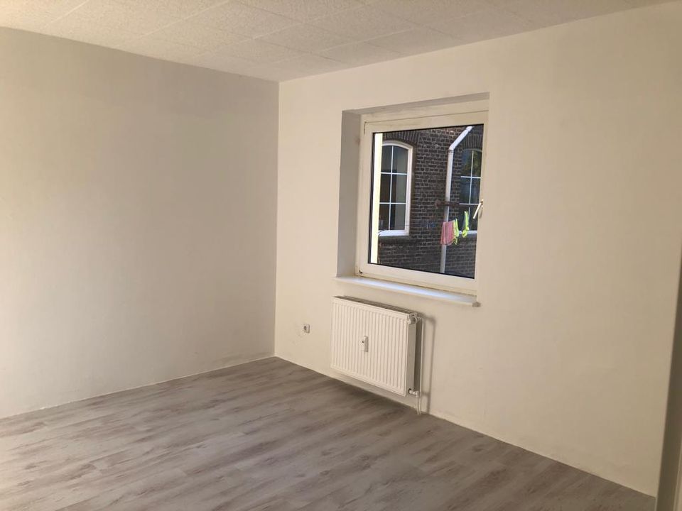 ID 1702 - Moderne 2-Zimmer-Wohnung mit gewerblichen Nutzraum in Velbert