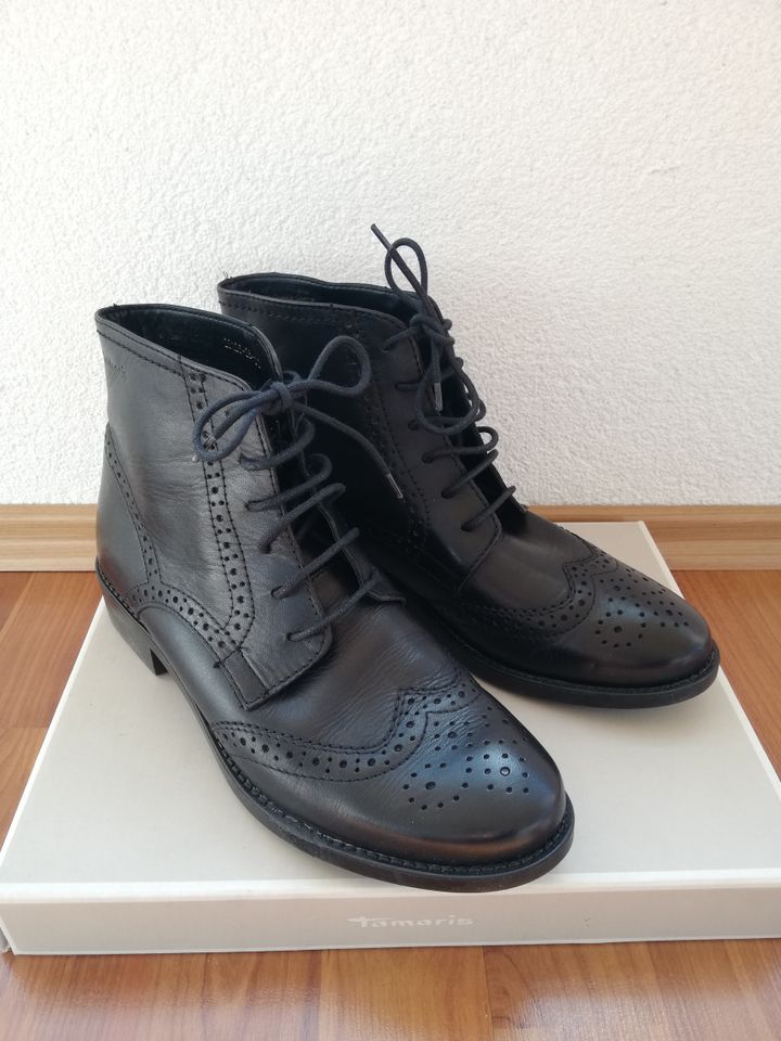 Schnürschuhe Stiefelette Tamaris Leder schwarz Größe 39 neu in Berlin