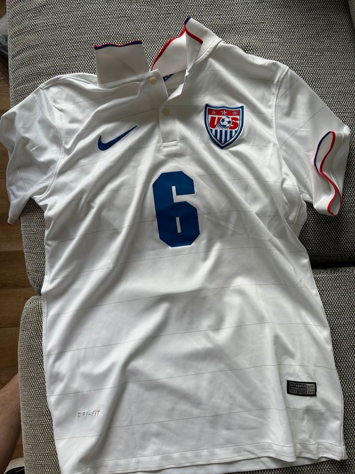 USA Trikot mit „Brooks“ in Berlin