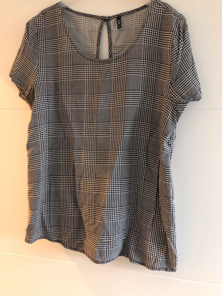 Bluse only schwarz weiß kariert Gr. 36 in Zeil