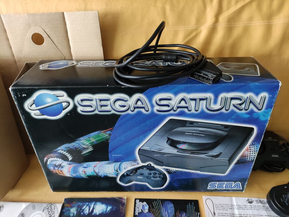 Sega Saturn Konsole OVP - 75 Spiele - 4 Controller 8x MemoryCard in Kelsterbach
